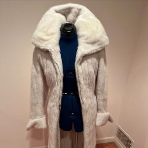 Albert Kaufman White Mink Fur Coat: $20k Opulence with Red Carpet Elegance